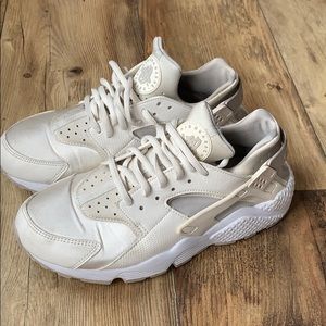 NIKE HUARACHES (cream)